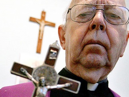 Preminuo najpoznatiji egzorcist Katoličke Crkve