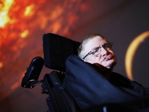 Hawking: Tri stvari koje će pokopati čovječanstvo