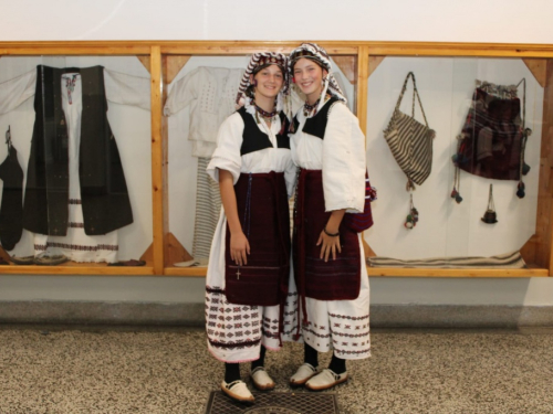 FOTO: U Prozoru održana večer folklora