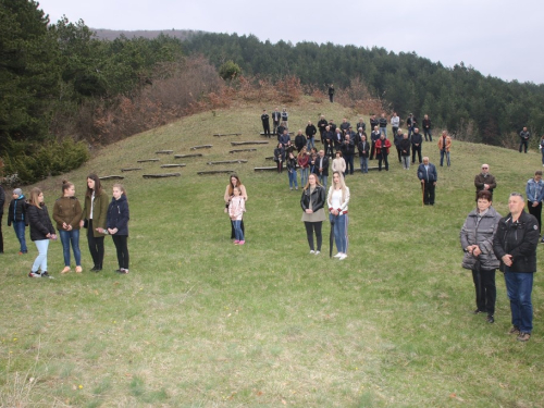 FOTO: Ramski put križa na brdo Gračac