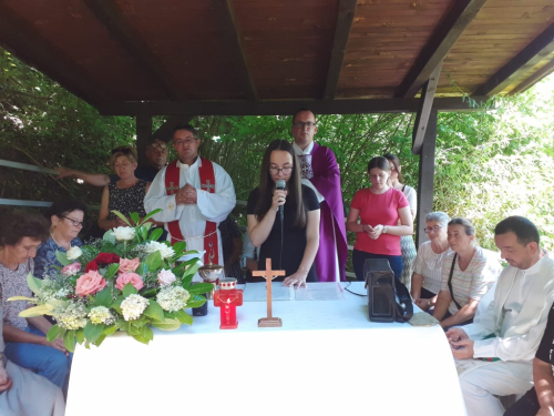 FOTO: Hodočašće na grob svećenika - mučenika fra Stjepana Barišića u župi Uzdol