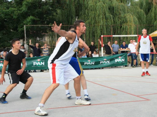 FOTO: Počeo turnir u uličnoj košarci "Streetball Rama 2014."