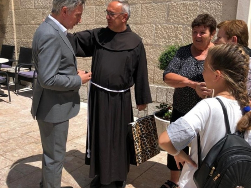 Škoro stigao u Sinj, susreo se s franjevcima