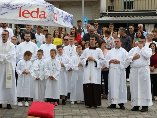 FOTO: Mlada misa vlč. Josipa Papka u župi Prozor