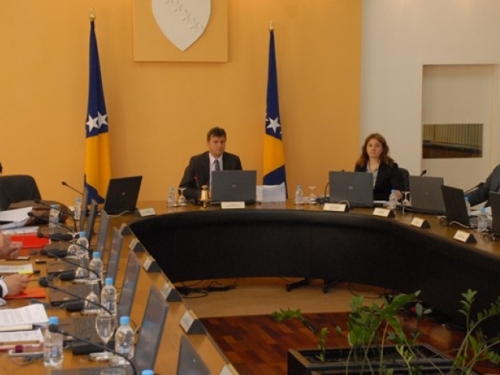 Ministri iz HDZ-a napustili sjednicu Vlade FBiH zbog Aluminija