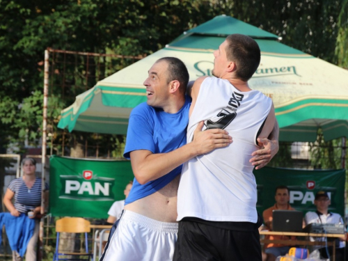 FOTO: ''General Vasilije Mitu'' iz Zagreba pobjednik 15. Streetball Rama