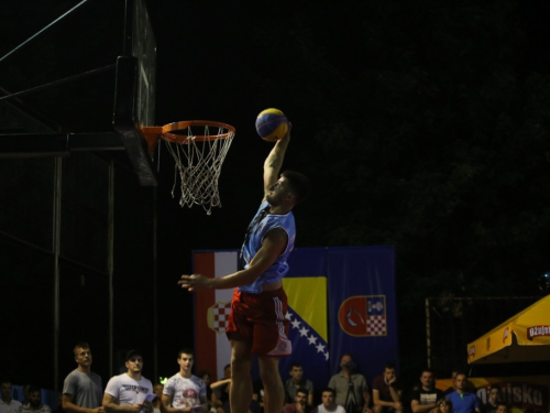 FOTO: Ekipa ''Makarska 3x3'' pobjednik 19. Streetball Rama 2021.