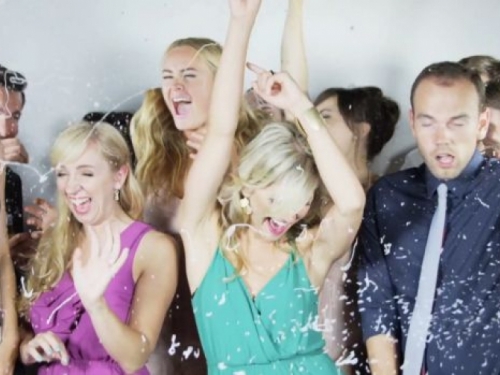 Snimka s vjenčanja postala hit na Internetu