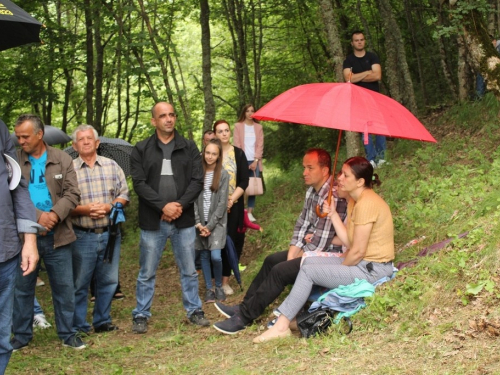 FOTO: 21. hodočašće na grob svećenika mučenika fra Stjepana Barišića u župi Uzdol