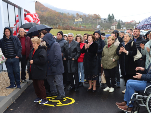 FOTO/VIDEO: Svečano otvoren prodajni centar Baković u Ripcima