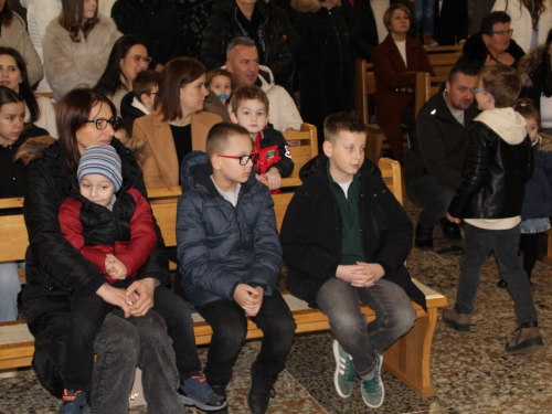 FOTO: Sv. Nikola i ove godine razveselio djecu u župi Rama-Šćit