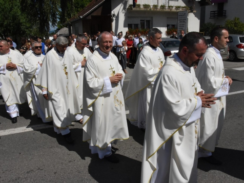 FOTO/VIDEO: Mlada misa vlč. Tomislava Varele