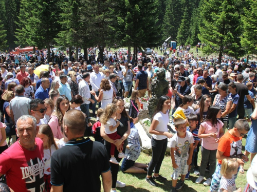 FOTO/VIDEO: Tisuće vjernika na Kedžari proslavilo Divin dan