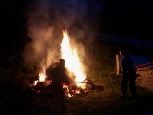 FOTO: Paljenjem svitnjaka Rama dočekuje sv. Ivu