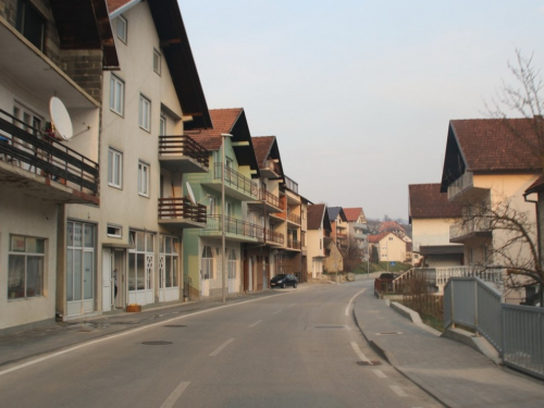 FOTO: U Prozoru se poštuju naredbe - na ulicama nema nikoga!