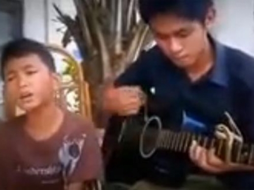 Glazbeni talent - Dječak s Filipina osvojio Internet!