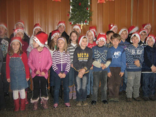 Foto: Božićna priredba u OŠ ¨Ivan Mažuranić¨ Gračac