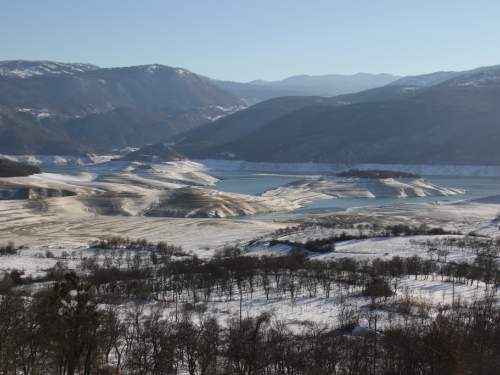 FOTO: Minusi počeli lediti Ramsko jezero