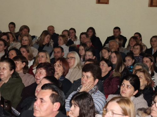 FOTO: Božićni koncert u Prozoru ''Narodi nam se Kralj nebeski''