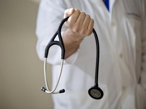 Bolnica u Novoj Biloj poziva liječnike da im pomognu u pružanju usluga