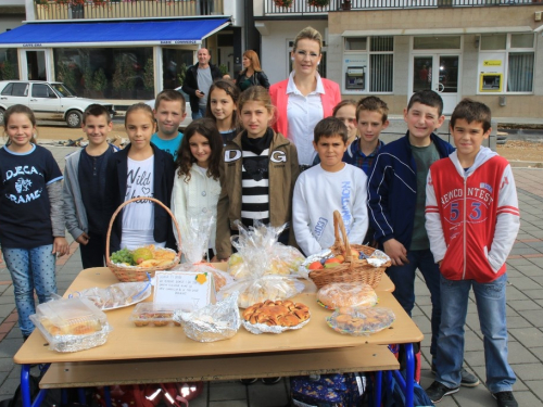 FOTO: Dani kruha i zahvalnosti za plodove zemlje u OŠ Marka Marulića Prozor