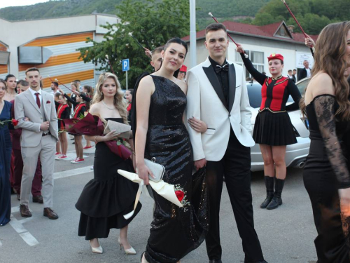 FOTO: Matura 2026. - Defile mladosti na ulicama Prozora