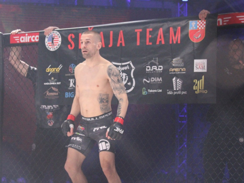 FOTO/VIDEO: Ivan Sičaja – treća profesionalna MMA pobjeda