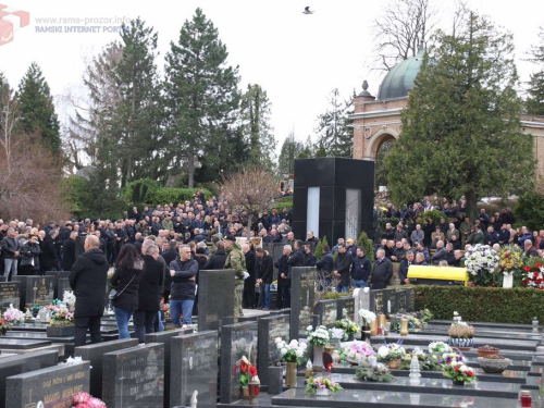FOTO: Na Mirogoju sahranjen pukovnik Ante Pavlović