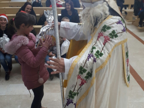 FOTO: Sv. Nikola stigao na Orašac