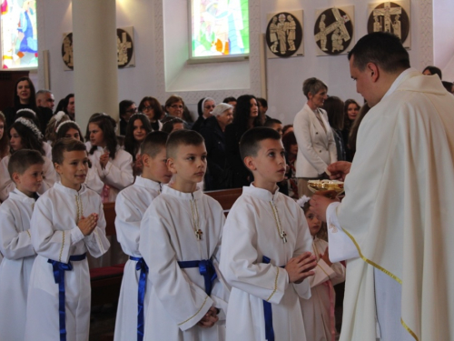 FOTO: Prva pričest u župi Prozor
