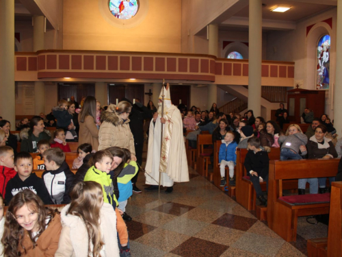 FOTO: Sv. Nikola posjetio župu Prozor