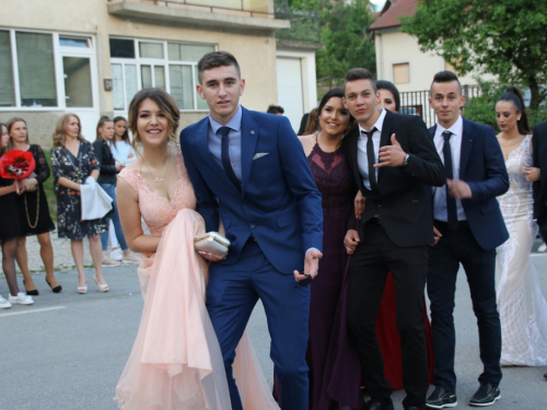 FOTO: Matura 2018. - Defile mladosti na ulicama Prozora