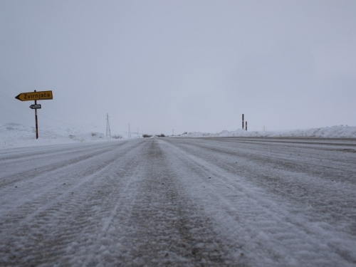 Oprezno zbog poledice i snijega na cestama