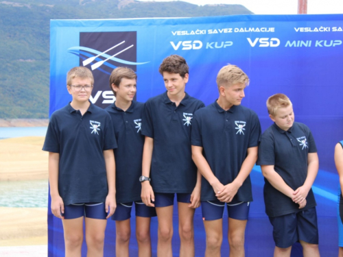 FOTO: Na Ramskom jezeru održana 10. veslačka regata