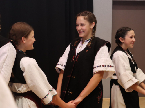 FOTO: Večer folklora u Prozoru: HKUD-ovi ''Rama'' i ''fra Petar Bakula'' oduševili publiku