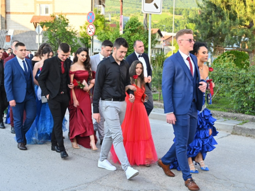 Uskoplje ispratilo 63 maturanta, među njima i 16 iz Prozora-Rame