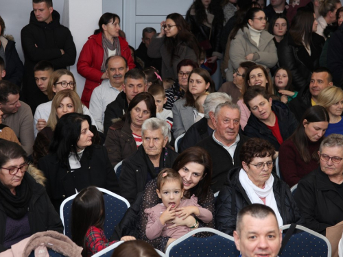 FOTO: Božićna priredba u župi Rumboci