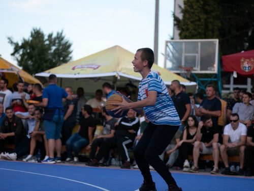 FOTO: Ekipa ''La Pont'' pobjednik 18. Streetball Rama 2020.