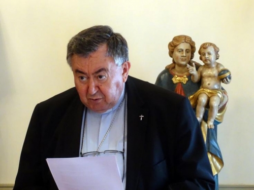 Kardinal osuo kritike: Hrvati su prepušteni sami sebi
