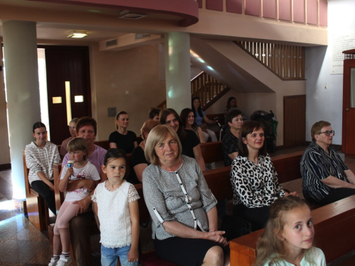 FOTO: U Prozoru održan 18. festival duhovne glazbe ''Djeca pjevaju Isusu''