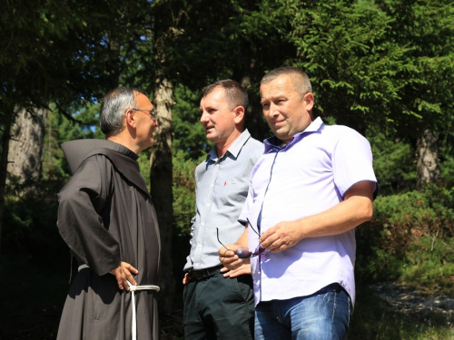 FOTO: Na Vran planini služena misa za poginule duvandžije