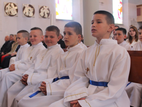 FOTO: Prva sveta pričest u župi Prozor