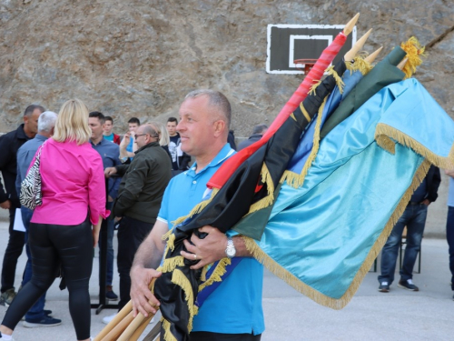 FOTO: Na Ustirami svečano otkriven spomenik poginulim i nestalim braniteljima