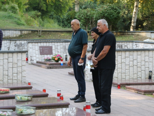 FOTO: Obilježena 28. obljetnica stradanja Hrvata na Uzdolu