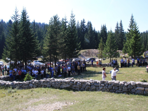 FOTO: Na Vran planini služena misa za poginule duvandžije