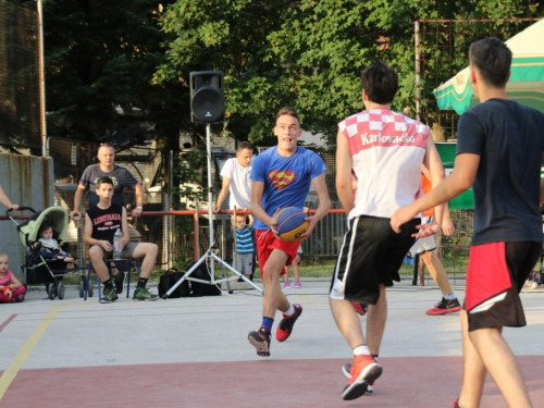 FOTO: Ekipa ''ALF Market'' osvojila Streetball za juniore