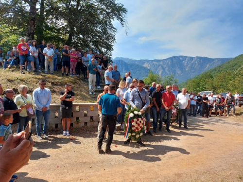 FOTO/VIDEO: Na Pomenu obilježena 29. obljetnica stradanja hrvatskih branitelja