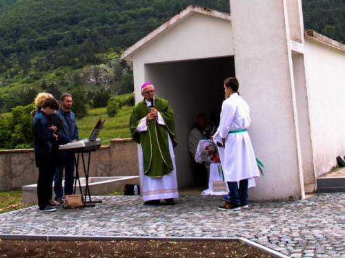 FOTO: Blagoslov gradilišta i kamena temeljca nove filijalne crkve na Risovcu