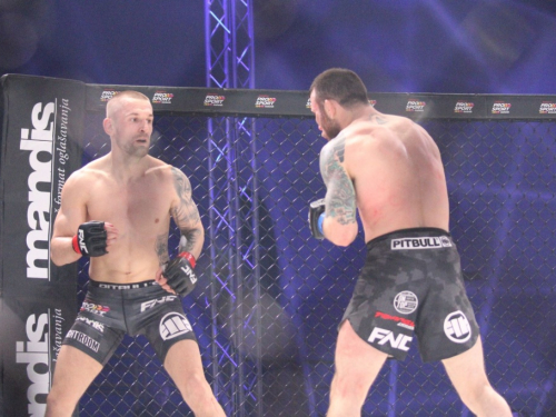 FOTO/VIDEO: Ivan Sičaja – treća profesionalna MMA pobjeda