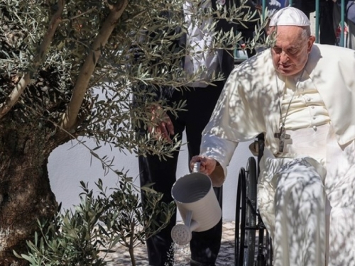 Papa: Situacija s klimatskim promjenama je dramatična